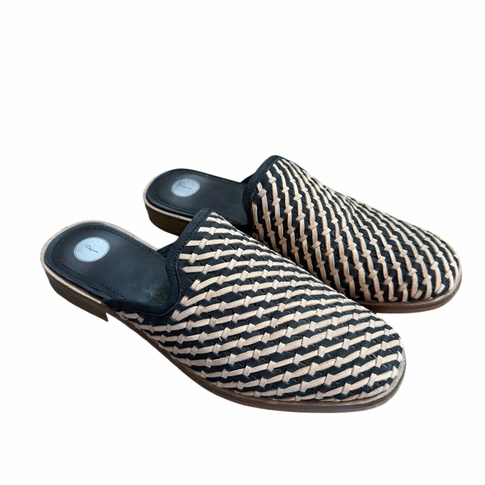 Journee Collection Perri Leather Woven Mule Slip-On Flats In Black & Tan Size 8